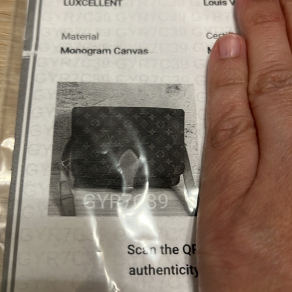 Louis Vuitton crossbody bag - Picture 11 of 11
